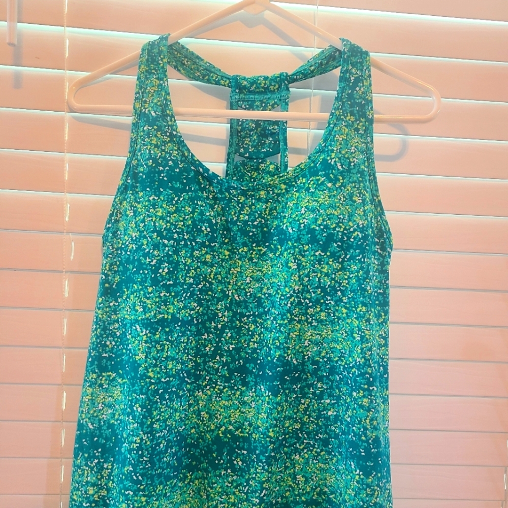 Athleta top